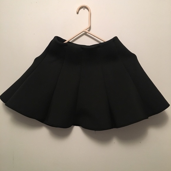 skirt - Picture 2 of 3